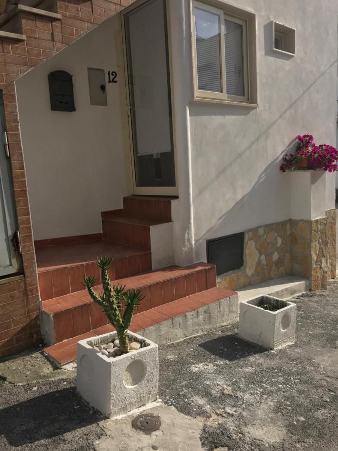 Casa Vacanze Flora Peschici Exterior photo